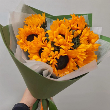 Модные букеты 2022: какие цветы выбрать в подарок?